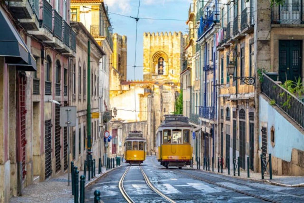 2 Bedroom Apartment For 4 People With Free Public Parking Lisboa Exterior foto